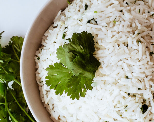 arroz con leche de coco y cilantro