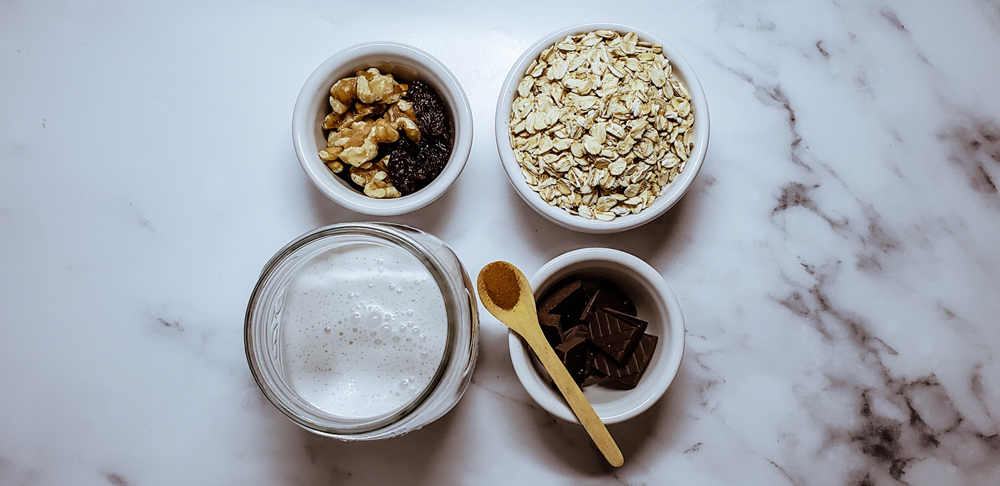 avena, chocolate, pasas, nueces